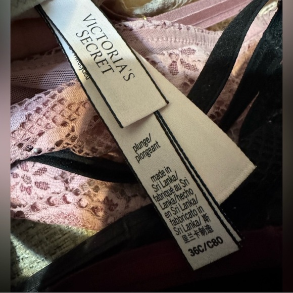 Victoria Secrets Assorted Bras 36C - Picture 8 of 8